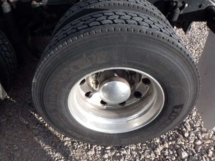 2020-kenworth-t680-image-17