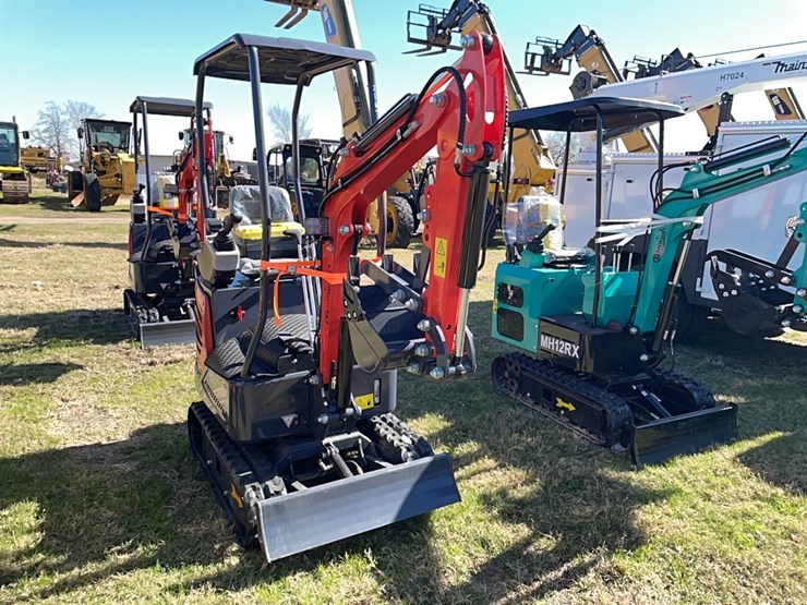 new-cfg-mx15rx-hydraulic-excavator-image-2