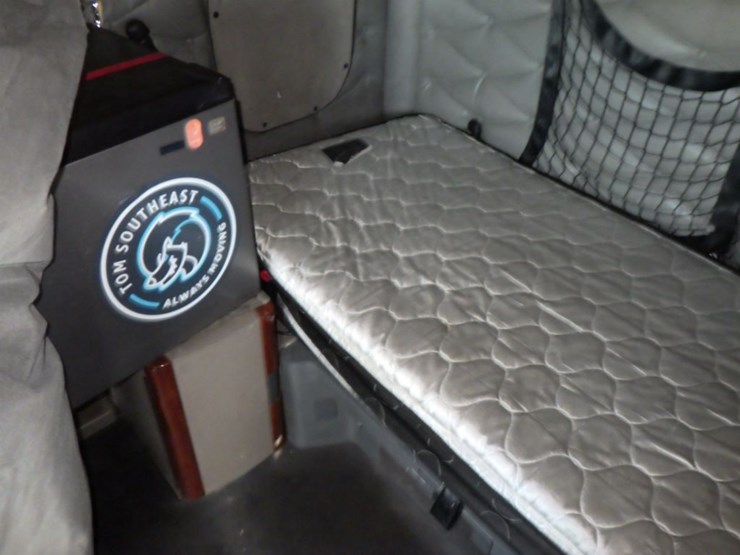 2017-freightliner-cascadia-125-image-20