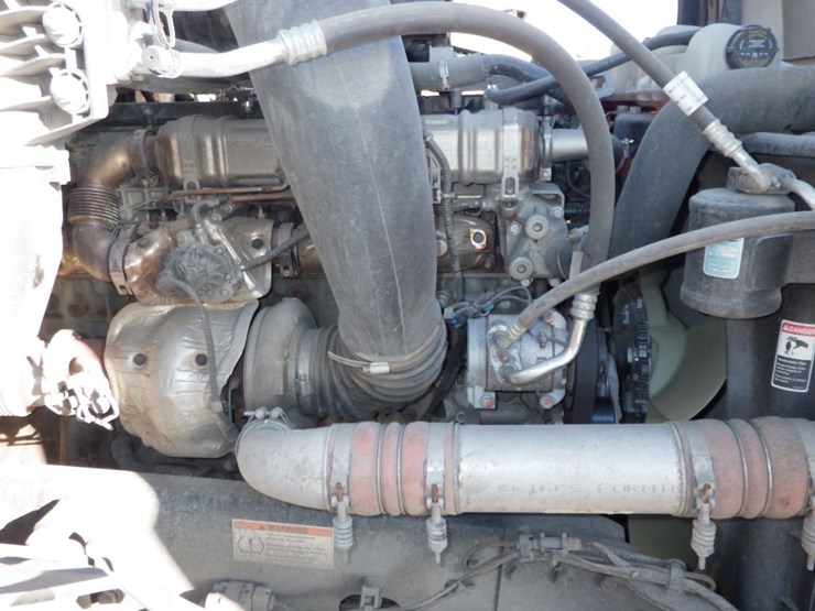 2023-freightliner-cascadia-126-image-27