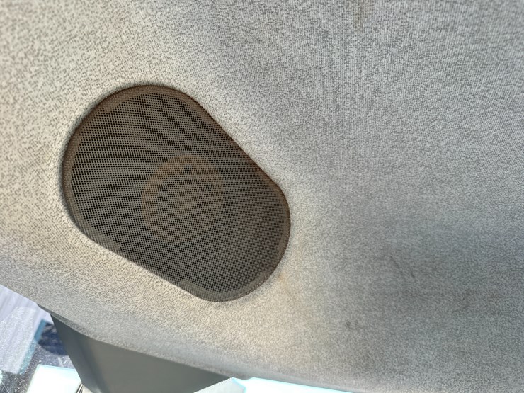 2014-new-holland-t8.330-image-80