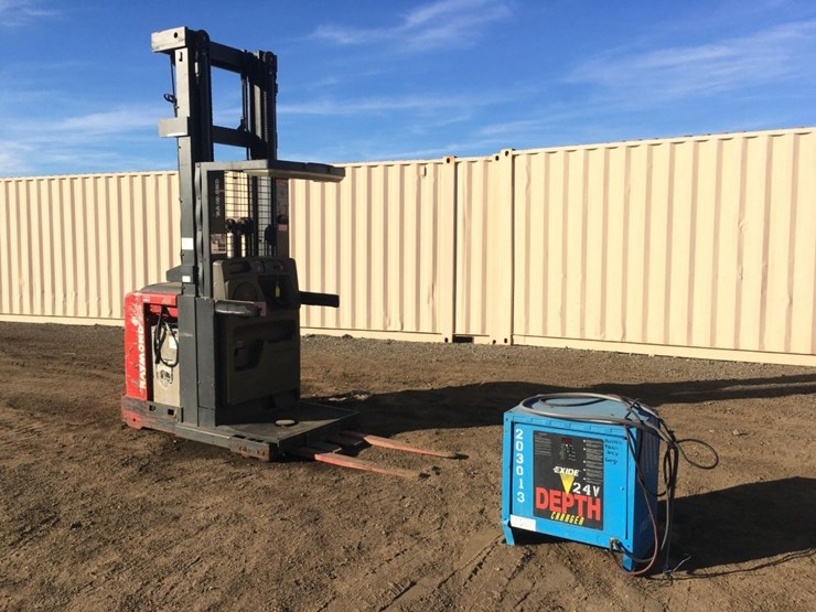 raymond-540-0pc30tt-narrow-aisle-forklift,-image-4