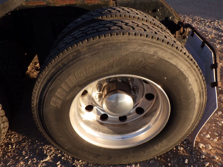 2014-kenworth-t800-image-15