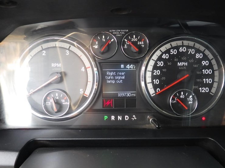 2010-dodge-2500-image-21