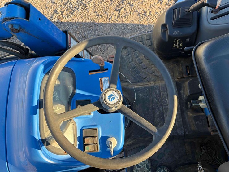 new-holland-tc35d-image-16