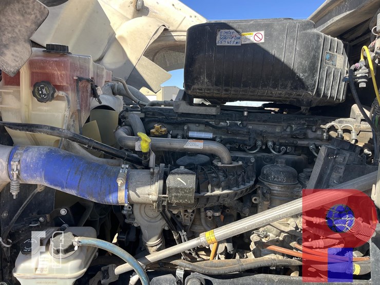 2021-freightliner-coronado-122-sd-image-8