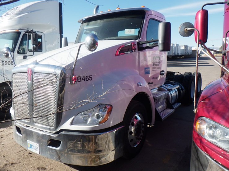 2016-kenworth-t680-image-1