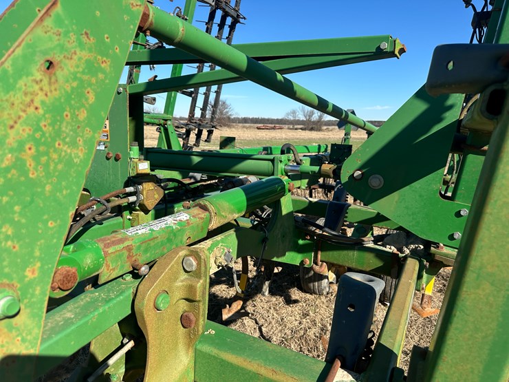 john-deere-27-image-39