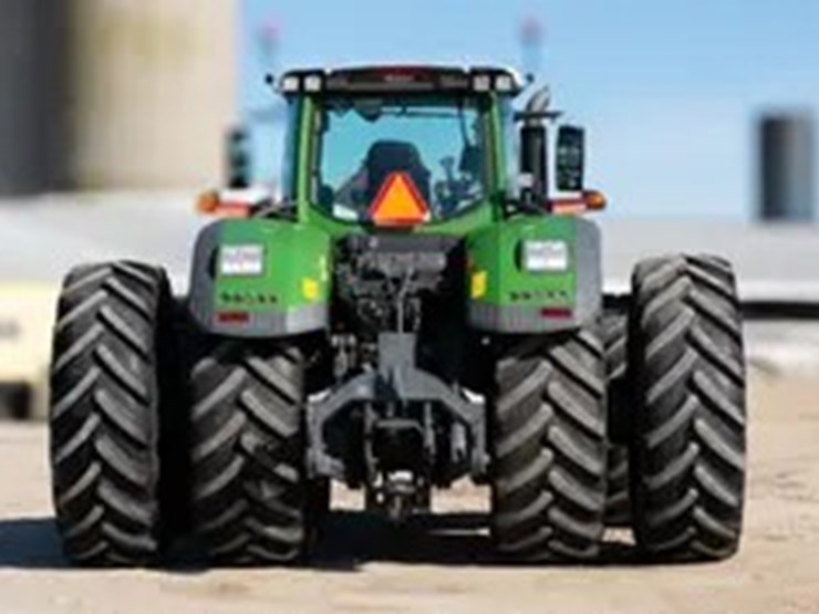 2021-fendt-1042-vario-image-3