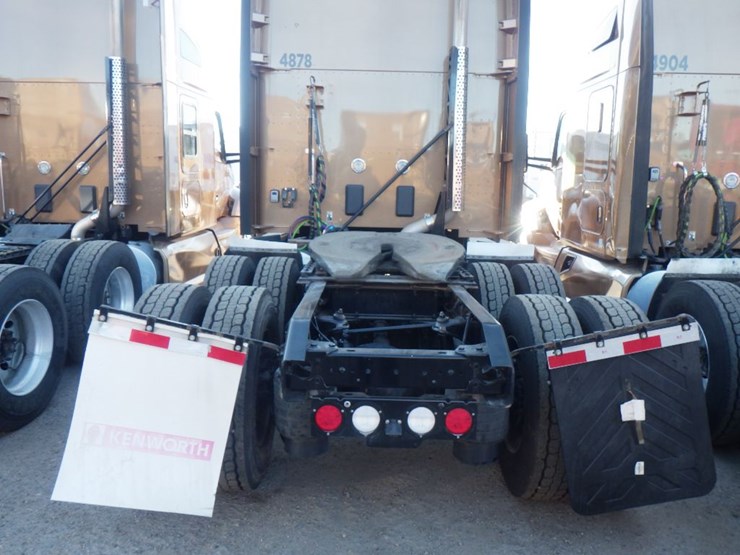 2022-kenworth-t680-image-8