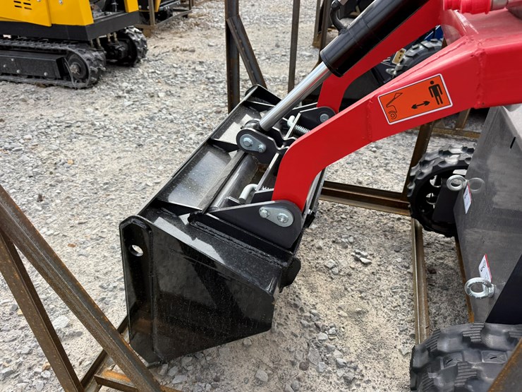 #22788-•-unused-agt-ysrt14-stand-on-tracked-loader-ysrt142025l102468-image-13