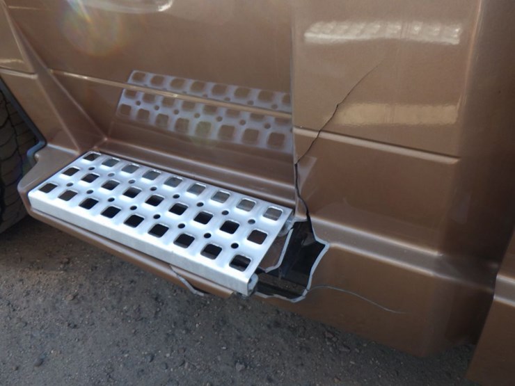 2022-volvo-vnl-760-image-5