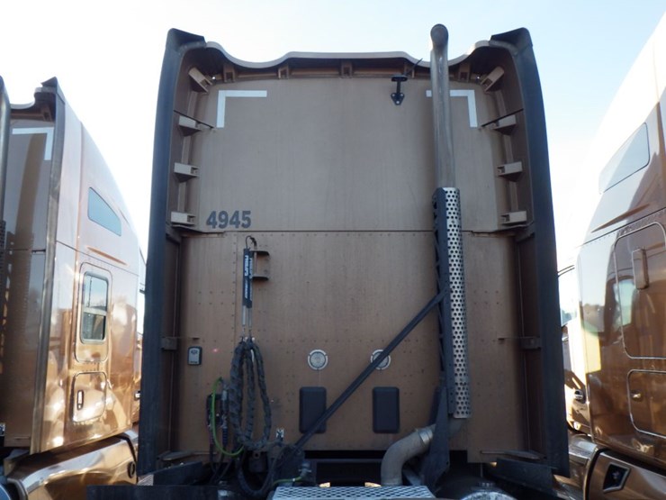 2022-kenworth-t680-image-12