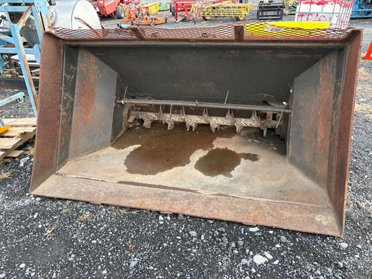 woodchuck-80-st1.5-siide-shoot-bucket-image-1