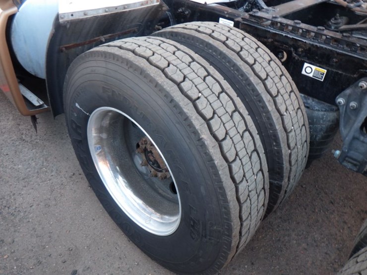 2022-kenworth-t680-image-13