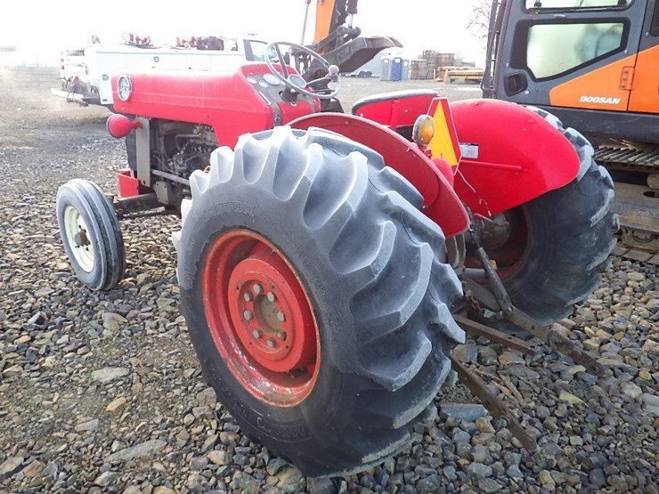 massey-ferguson-tractor-image-7