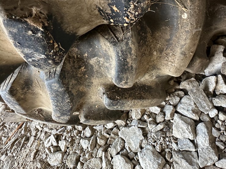 #35878-•-lot-of-(4)-7-14-hi-traction-lug-tires-image-8