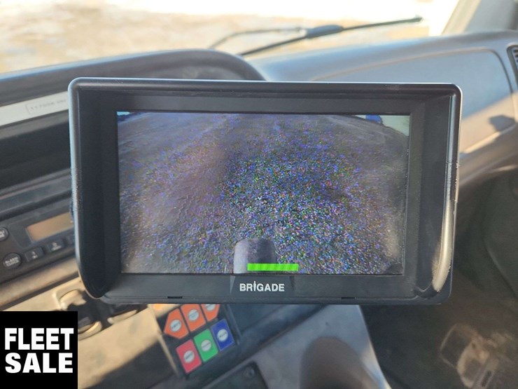 2008-freightliner-m2-106-image-23