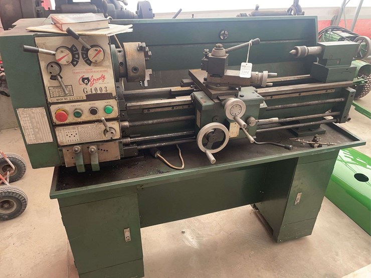 grizzley-g4003-metal-lathe,-2-complete-set-of-dies,-multiple-attachments,-220-single-phase,-multiple-tools-image-2