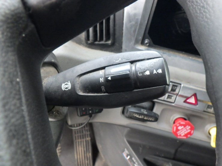 2022-freightliner-cascadia-126-image-19