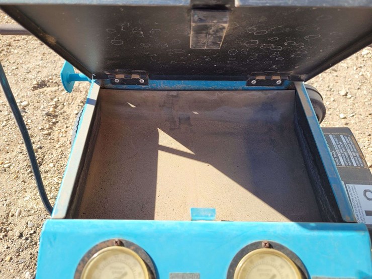 3hp-3.2-gallon-air-compressor-image-7