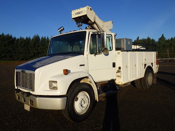 1997-freightliner-fl70-image-1