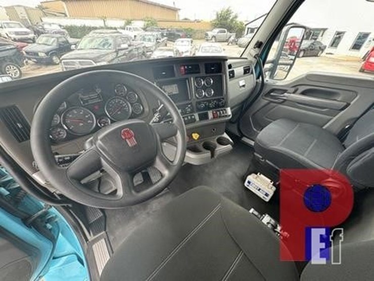 2019-kenworth-t680-image-8