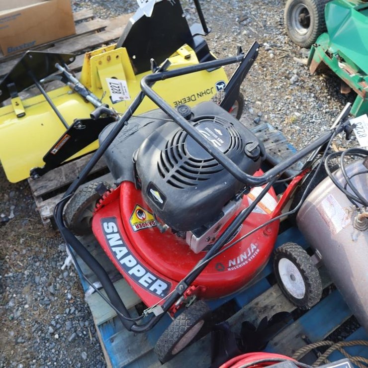 Snapper 21in MR2116578B Push Mower