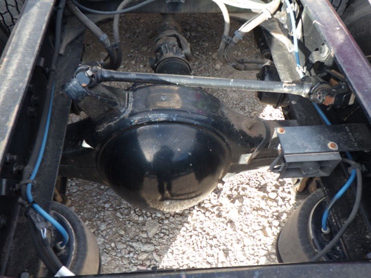 2018-freightliner-cascadia-113-image-9