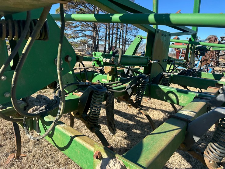 john-deere-27-image-35