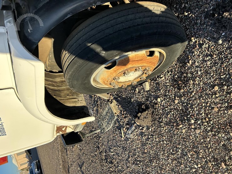 2016-volvo-f613-image-24