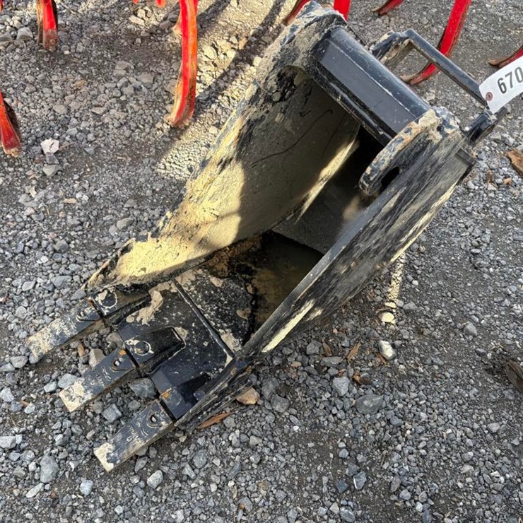 X-Change Bucket for a Bobcat Excavator