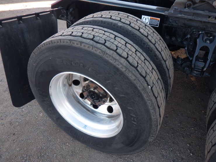 2024-kenworth-t680-image-6