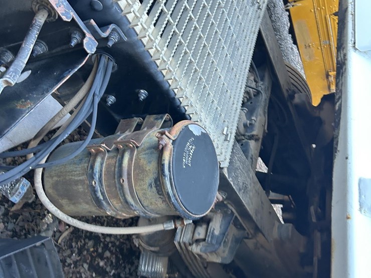 1989-volvo-fe6-image-32