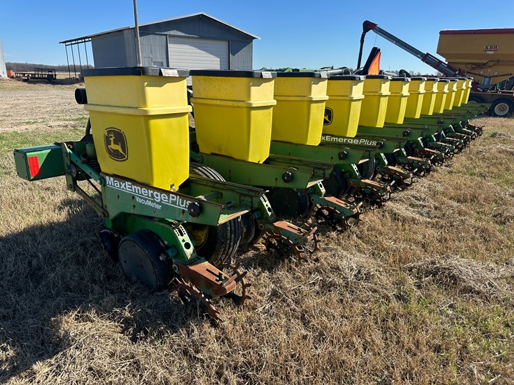 35257-john-deere-12-image-4