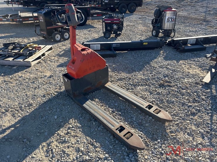 2018-linde-mt15-electric-pallet-jack-image-1