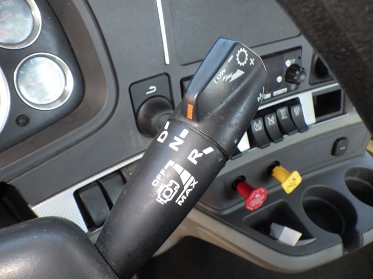 2022-kenworth-t680-image-17