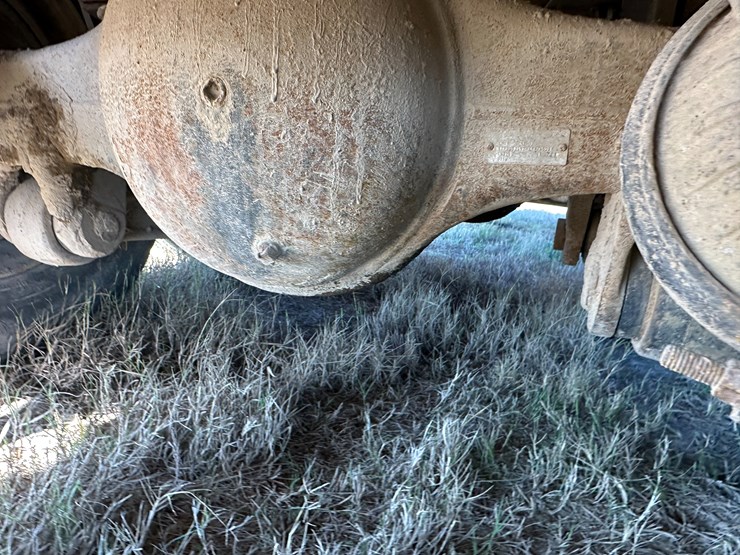 1974-ford-9000-image-14