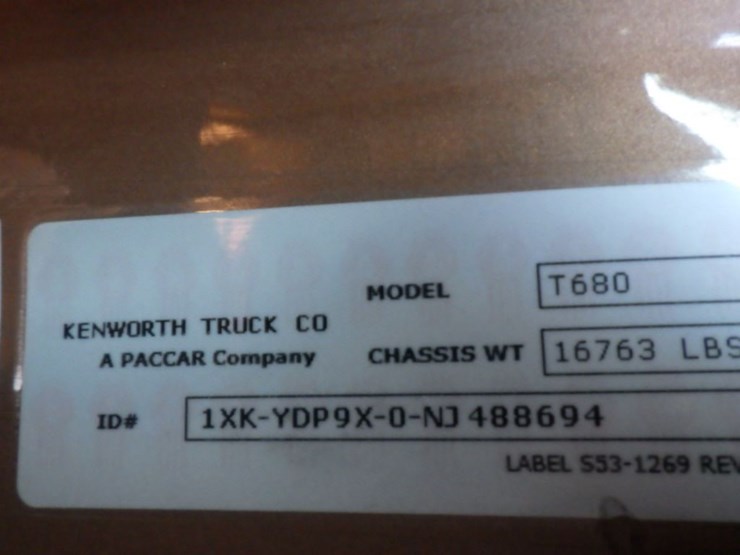 2022-kenworth-t680-image-23