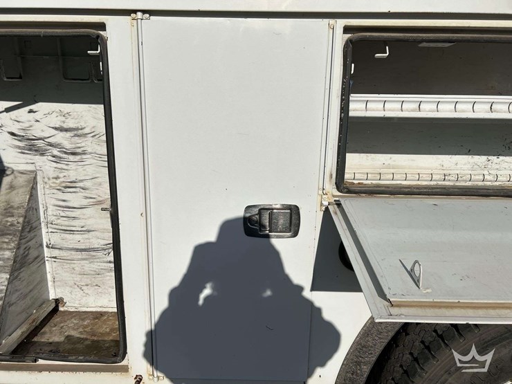 2013-freightliner-m2-106-altec-ta45m-44ft.-insulated-bucket-truck-image-20