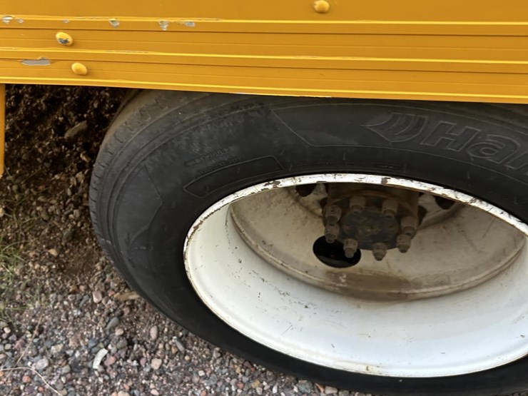 2001-international-4700-image-16