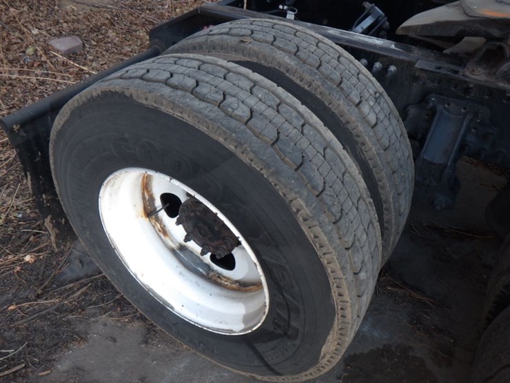 2020-volvo-vnl-760-image-7