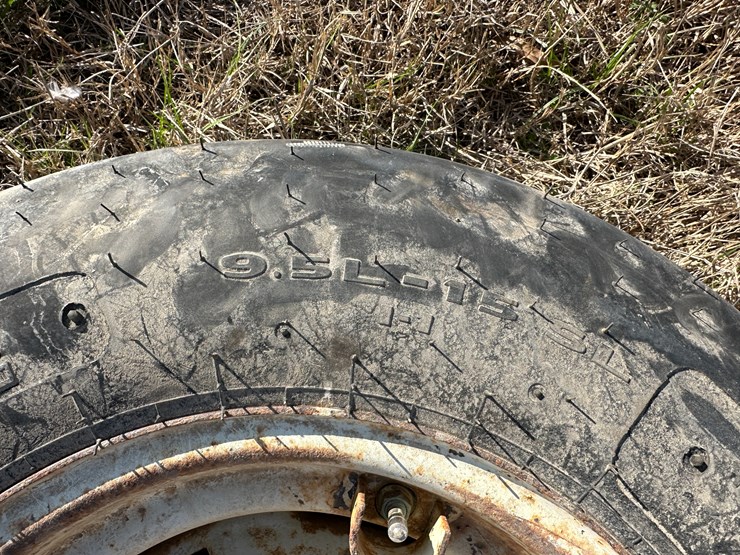 #36277-•-alliance-9.5l-15-tire-&-rim-image-3