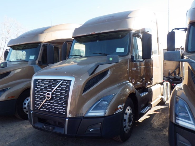 2022-volvo-vnl-760-image-1