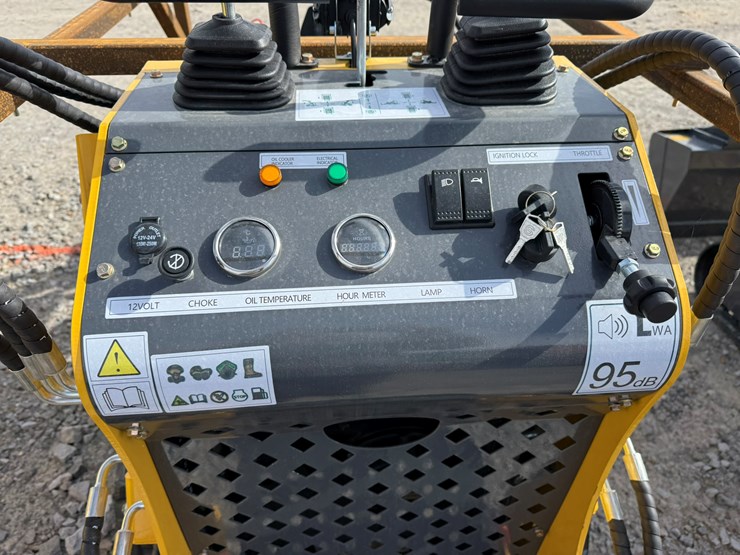 #86-•-unused-sdlanch-sdl60-stand-on-skid-steer-loader-a2510206378-inv#-35039-image-20