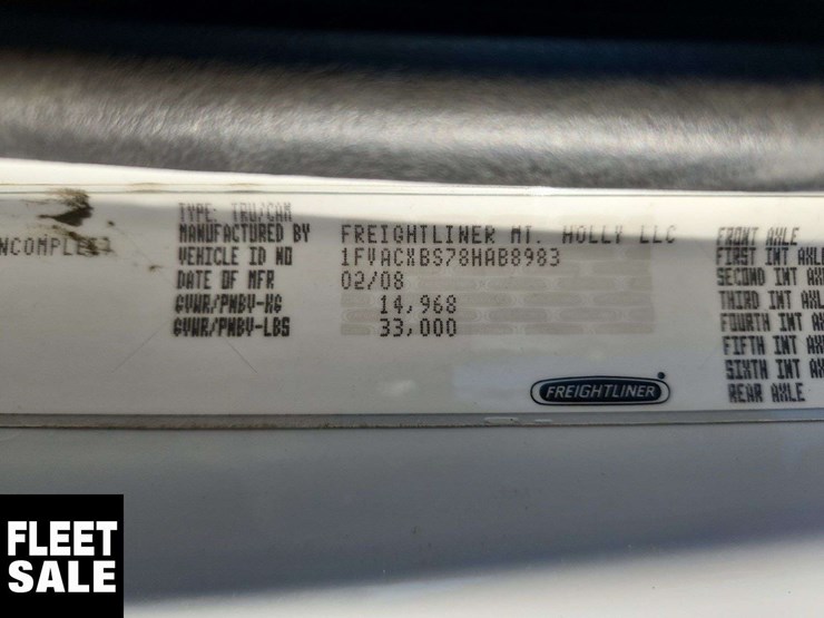 2008-freightliner-m2-106-image-8