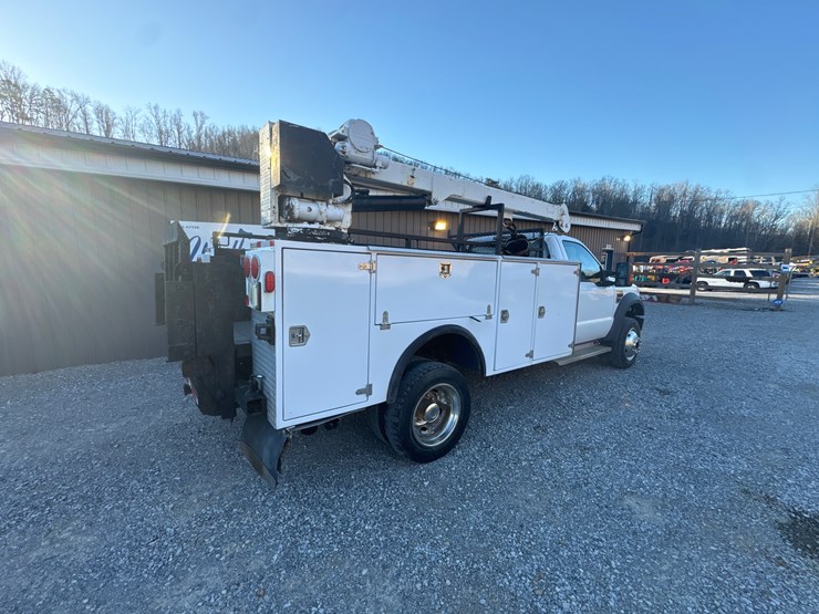 2010-ford-f550-image-6