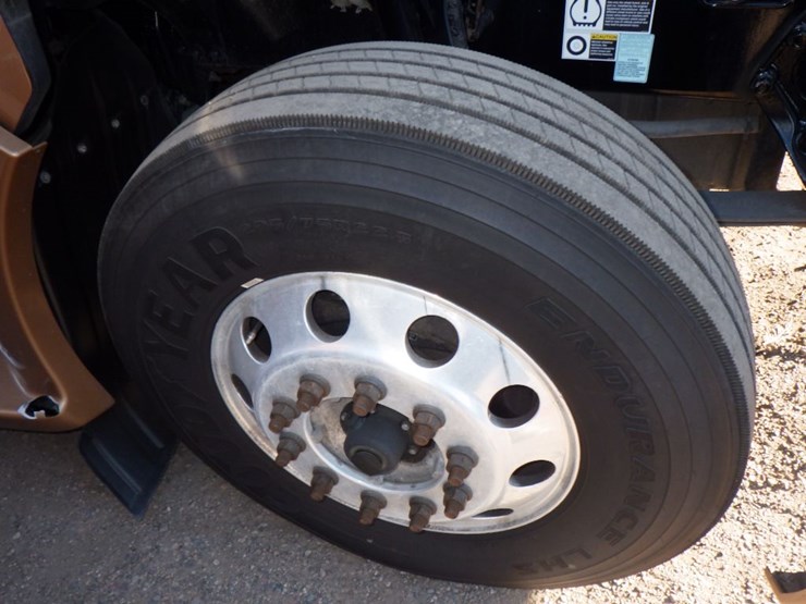 2022-kenworth-t680-image-29