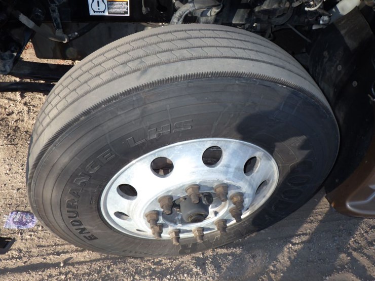 2022-kenworth-t680-image-29