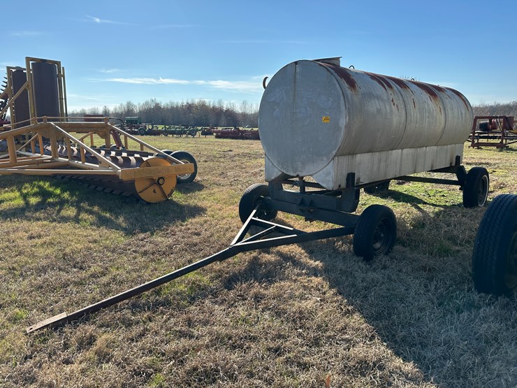 #35822-•-~1,000-gallon-fuel-wagon-image-1